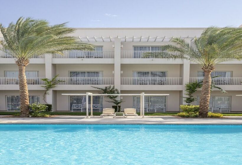 اتاق خانوادگی, Jaz Aquaviva