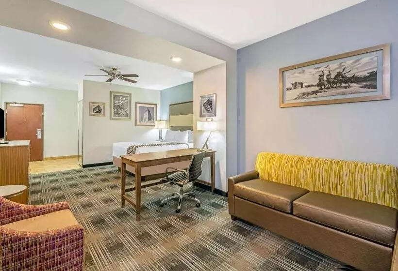 キングサイズベッドのデラックスルーム, La Quinta By Wyndham Guthrie