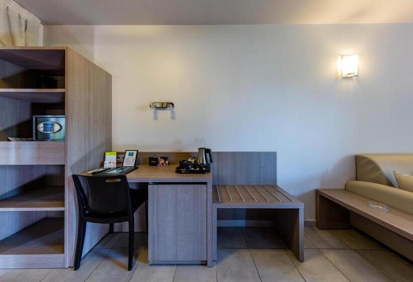 סוויטת 2 חדרי שינה, Marina Corsica