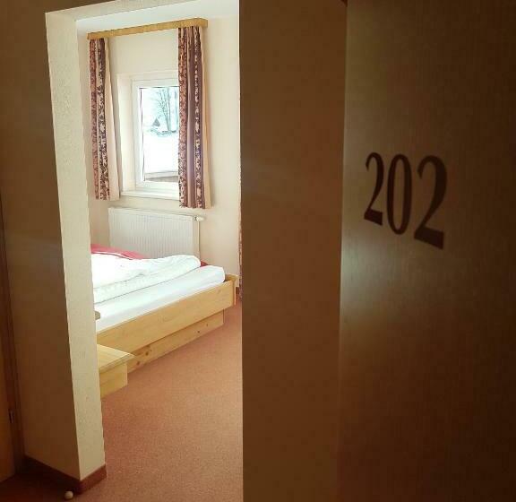 חדר סטנדרט, Pariente