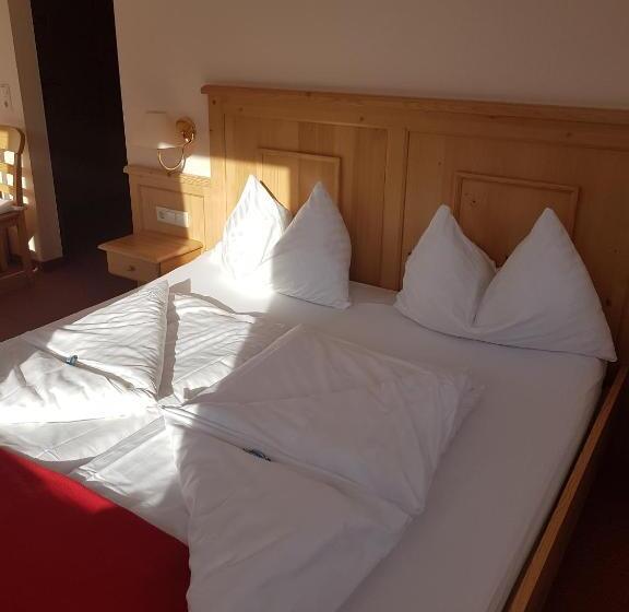 חדר סטנדרט, Pariente