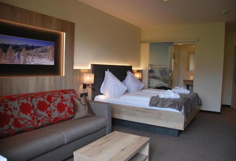 חדר סטנדרט לארבעה, Pariente