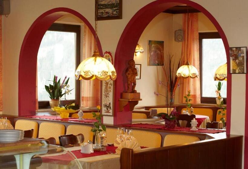 חדר סטנדרט, Pariente