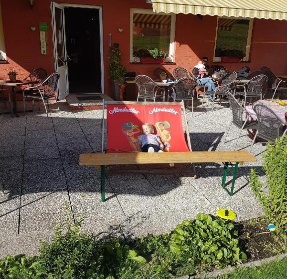 חדר סטנדרט, Pariente