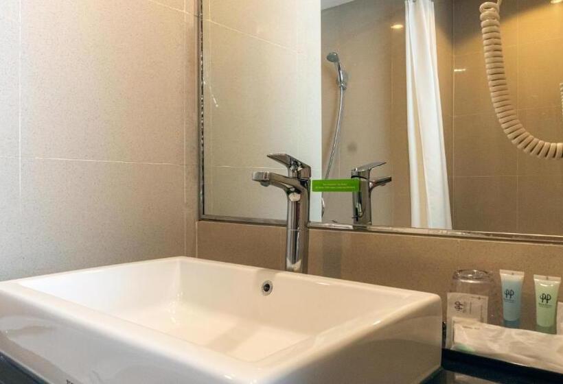 디럭스 룸, Primebiz  Cikarang