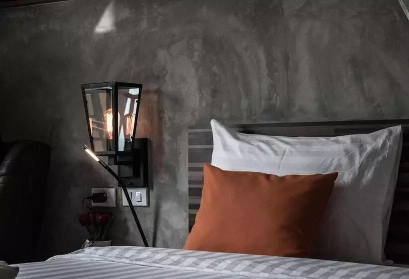 اتاق اجرایی, Ray Hotel Buriram