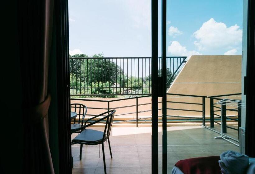 חדר דלוקס לשלושה, Ray Hotel Buriram