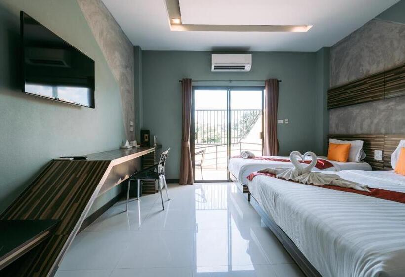 חדר דלוקס לשלושה, Ray Hotel Buriram