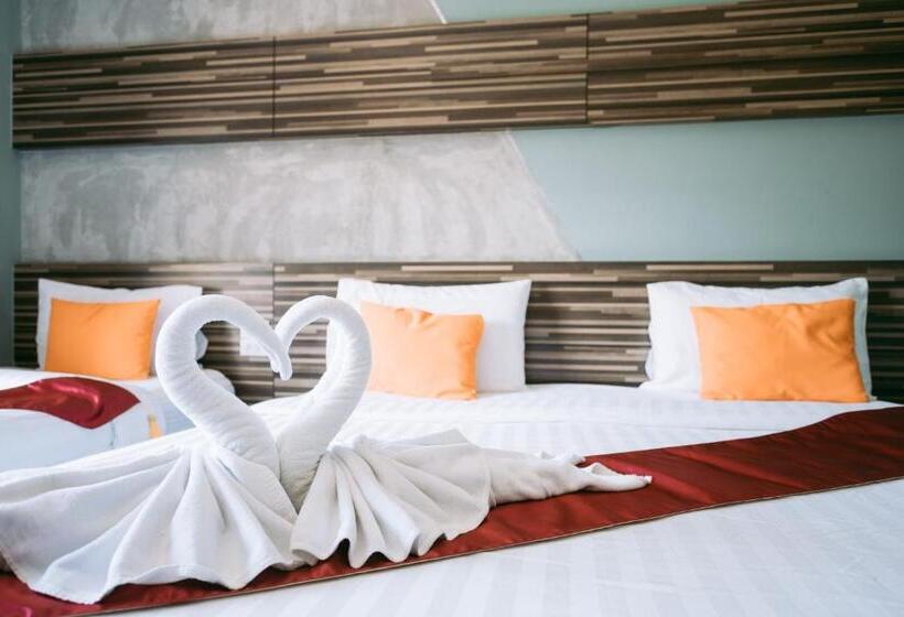 חדר דלוקס לשלושה, Ray Hotel Buriram