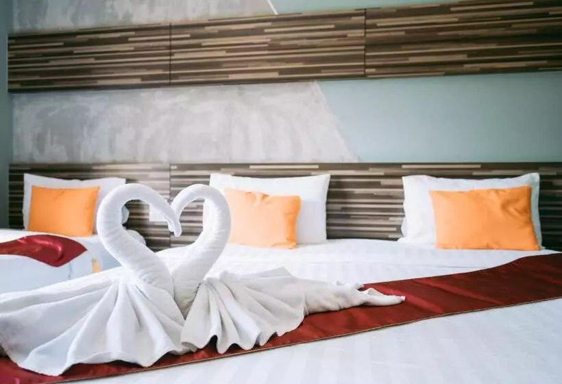 اتاق لوکس سه تخته, Ray Hotel Buriram