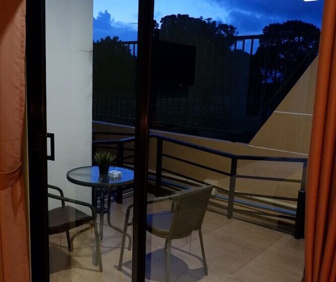 Номер Executive, Ray Hotel Buriram