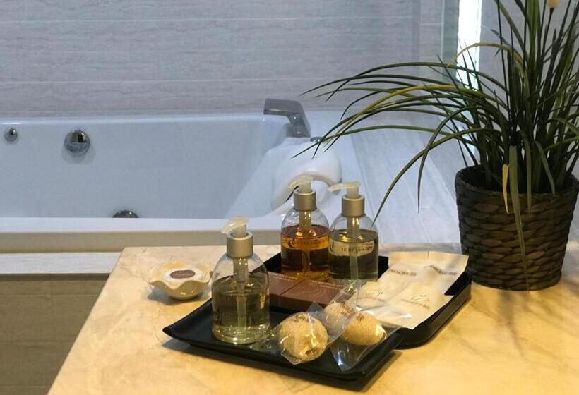 자쿠지 스위트, Riche Hua Hin Hotel   Sha Plus