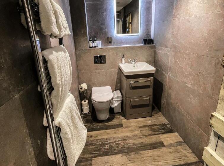 חדר אקונומי, South Causey Inn