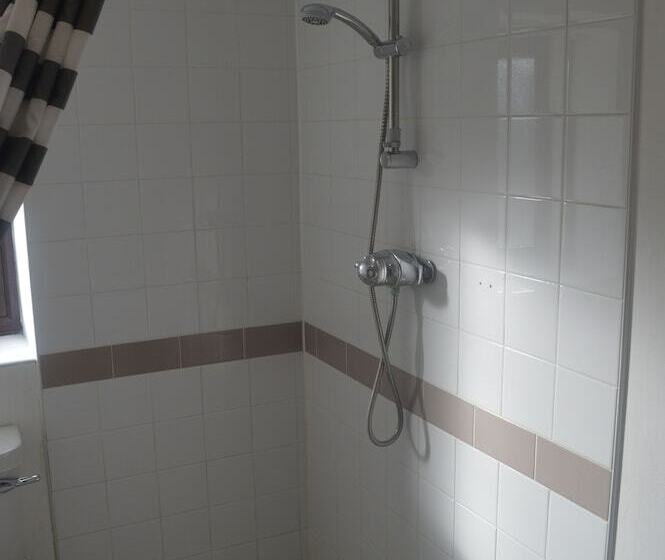 스탠다드 룸, The Queen Victoria