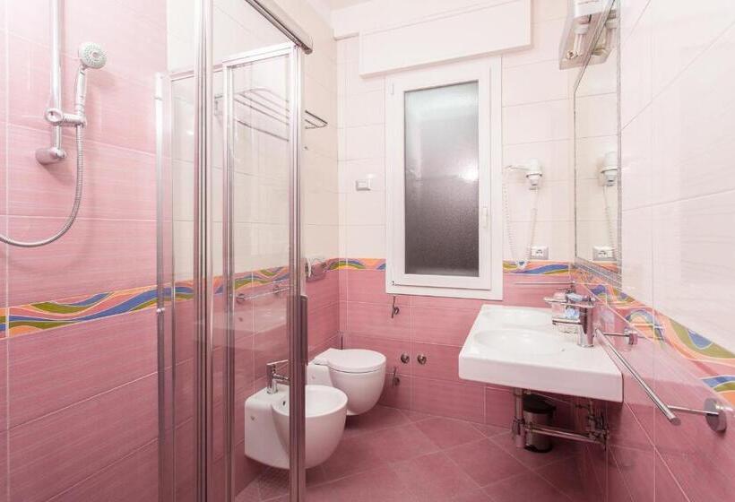 Четырехместный Номер Стандарт, Park Hotel Zaira
