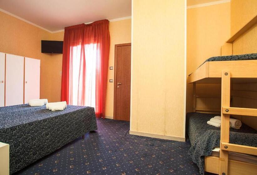 חדר משפחתי, Park Hotel Zaira