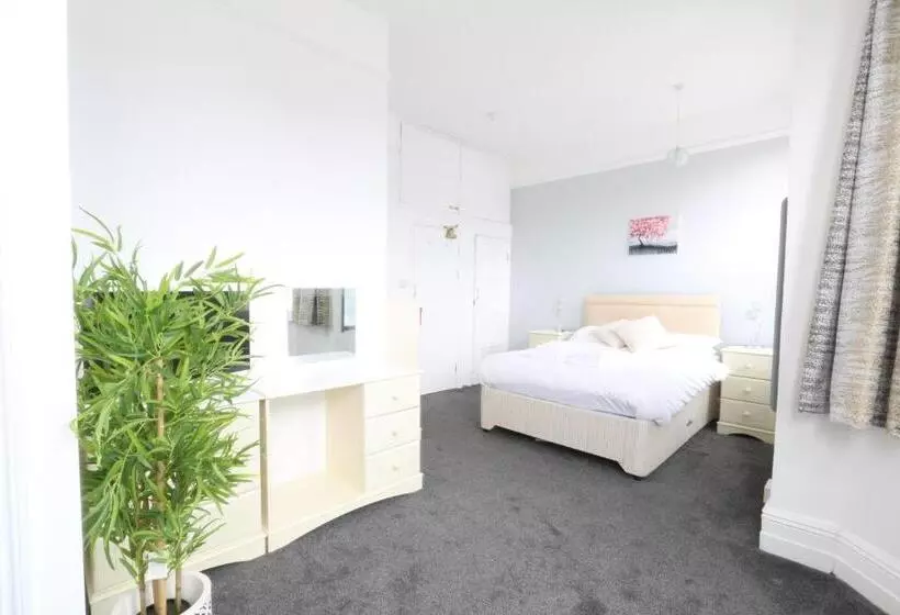 Standard Kolmen Hengen Huone, Sunnydene