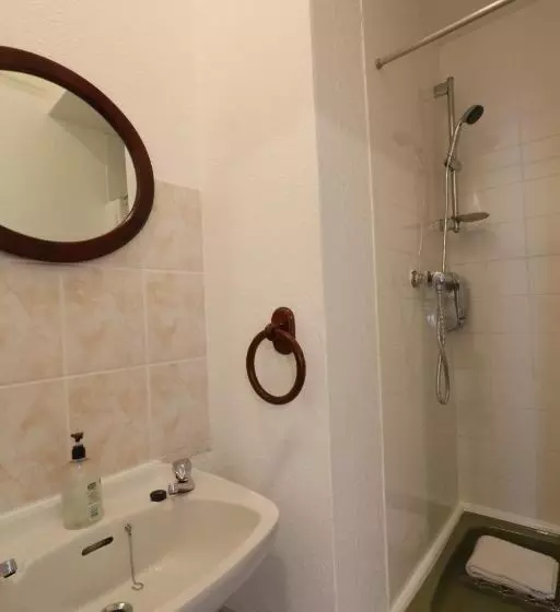 Standard Yhden Hengen Huone, Sunnydene