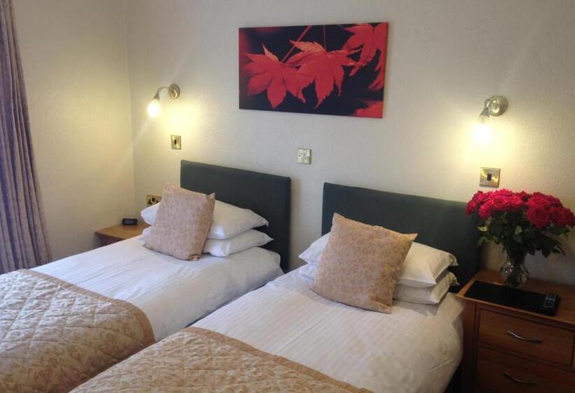 اتاق استاندارد, The Coach House