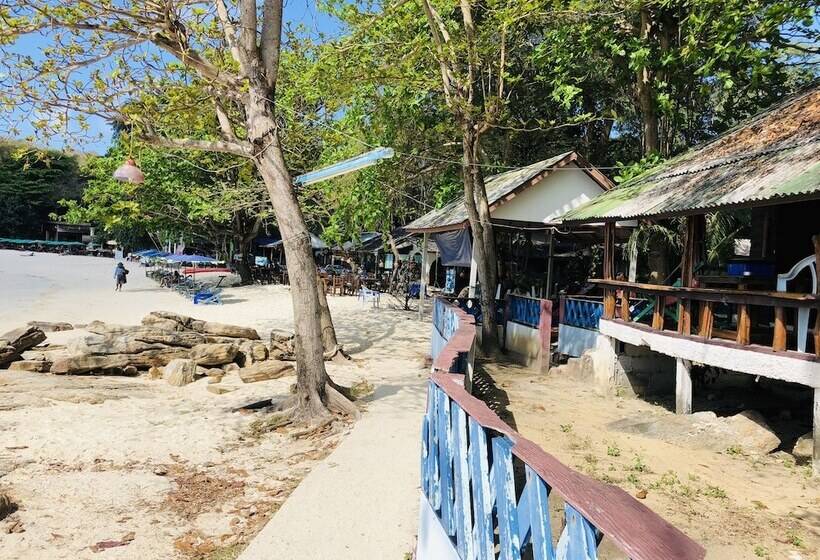 بنجلو قياسى مطل على البحر, Pudsa Bungalow