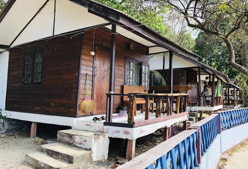 بنجلو قياسى مطل على البحر, Pudsa Bungalow