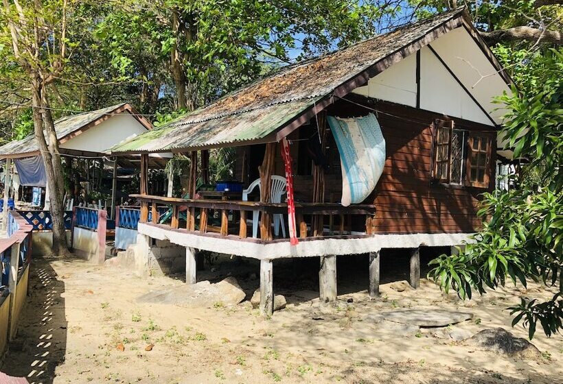 بنجلو قياسى مطل على البحر, Pudsa Bungalow