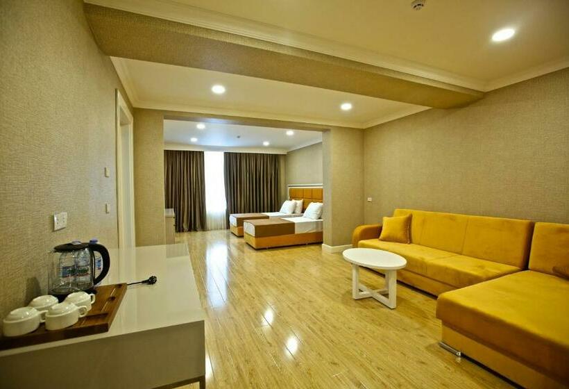 سوییت خانوادگی, Rusel Park