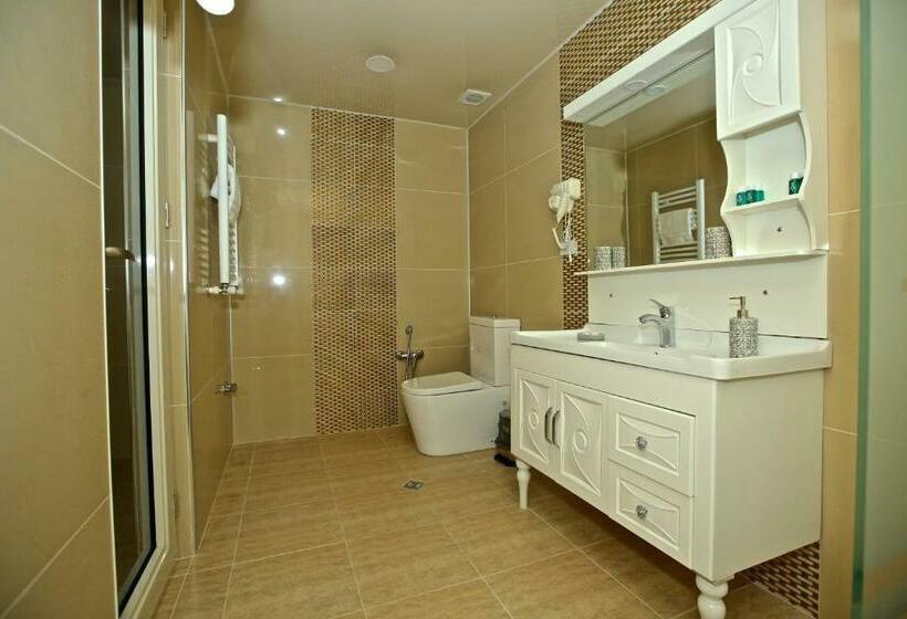 سوییت خانوادگی, Rusel Park