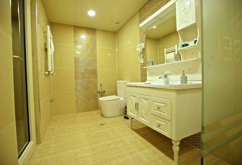 سوییت خانوادگی, Rusel Park