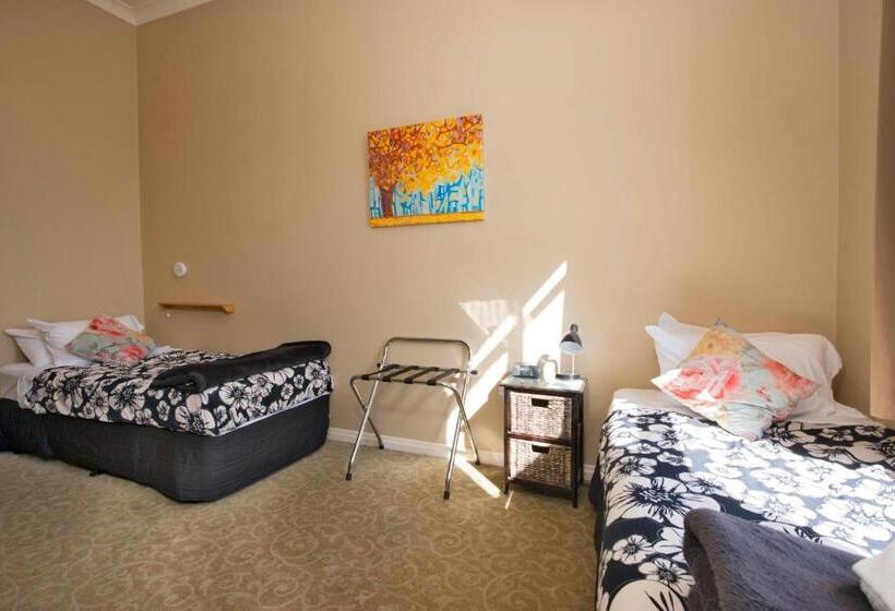 Номер Стандарт, The Prince Albert Backpackers & Bar