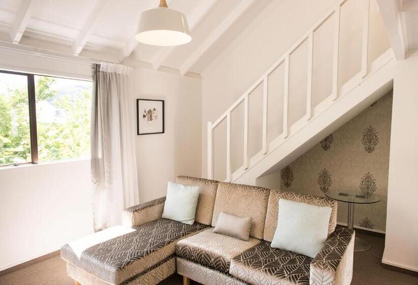 2 Sovrums Lägenhet, Aria On Bank