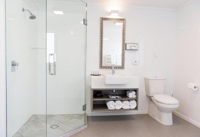 2 Sovrums Lägenhet, Aria On Bank