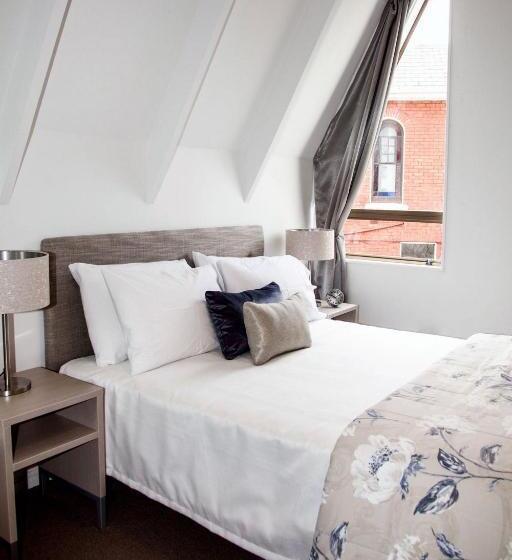 Superior Svit, Aria On Bank