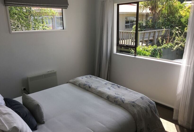 1 Sovrums Lägenhet, Aria On Bank