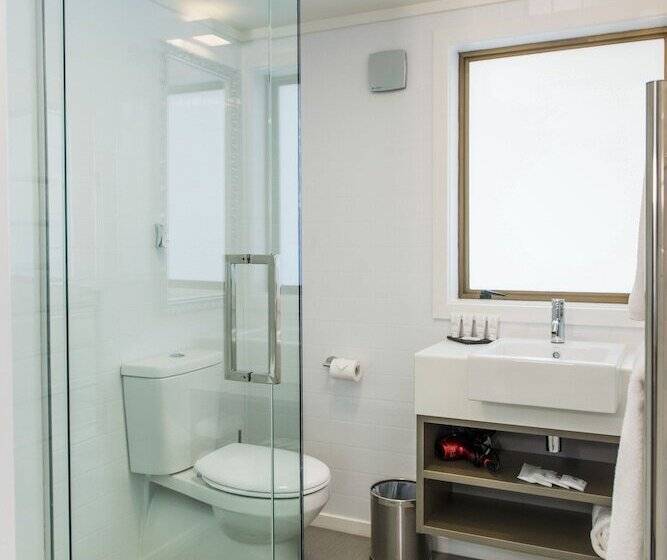 2 Sovrums Lägenhet, Aria On Bank