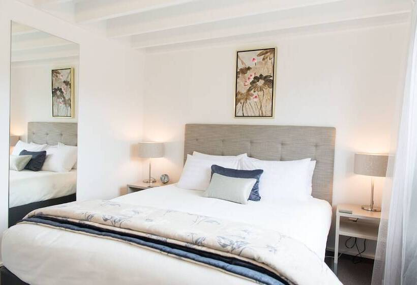 آپارتمان 2 خوابه, Aria On Bank