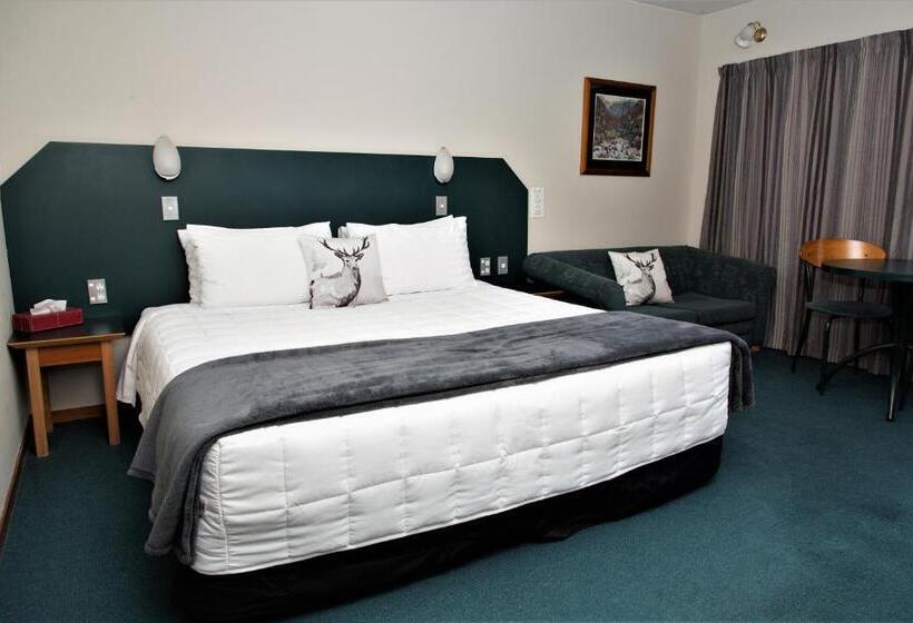 스탠다드 스튜디오, Aspen Lodge Motel