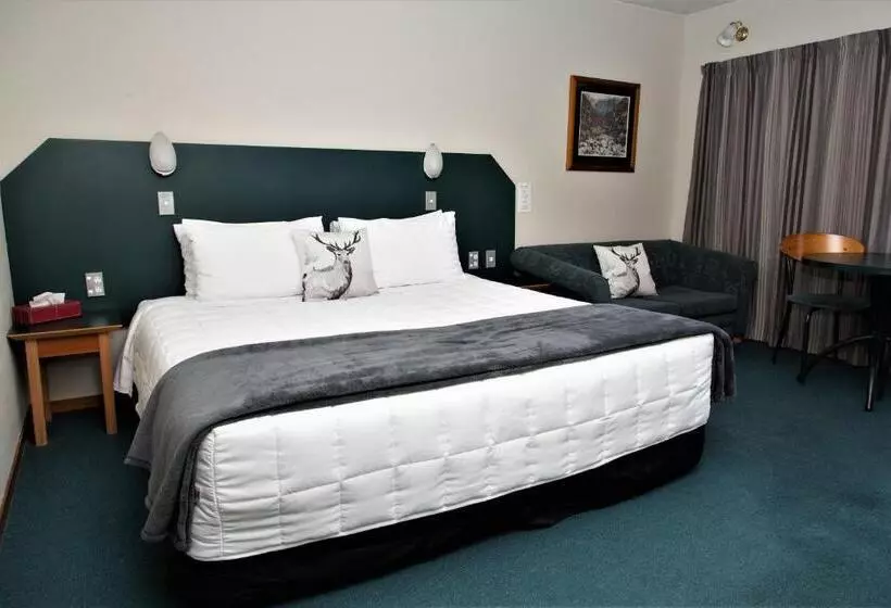 Standard-studio, Aspen Lodge Motel