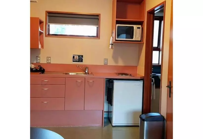 Standard-studio, Aspen Lodge Motel