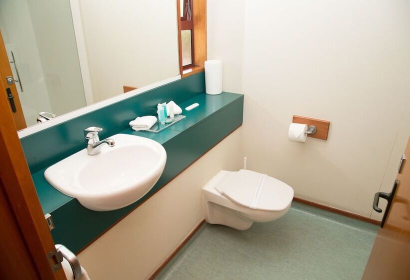 스탠다드 스튜디오, Aspen Lodge Motel