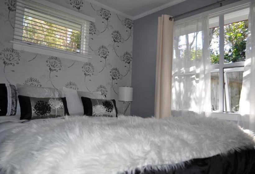 اتاق استاندارد, 16 Havelock