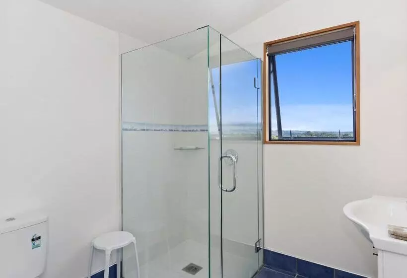 سوئیت پنت هاوس, Boatshed Motel Apartments