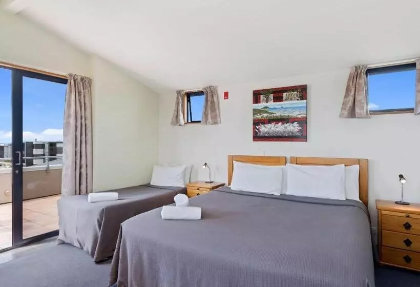 سوئیت پنت هاوس, Boatshed Motel Apartments