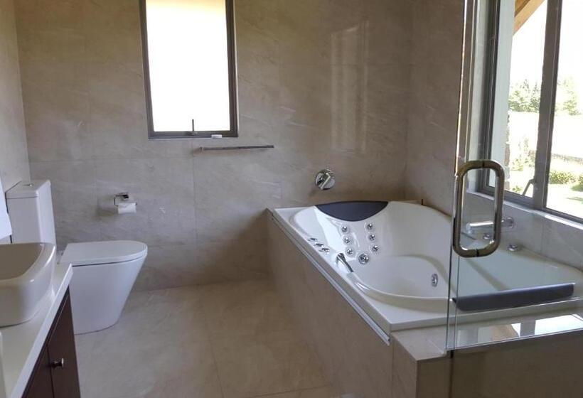 غرفة قياسية سرير كينج, Golf Course Road Chalets