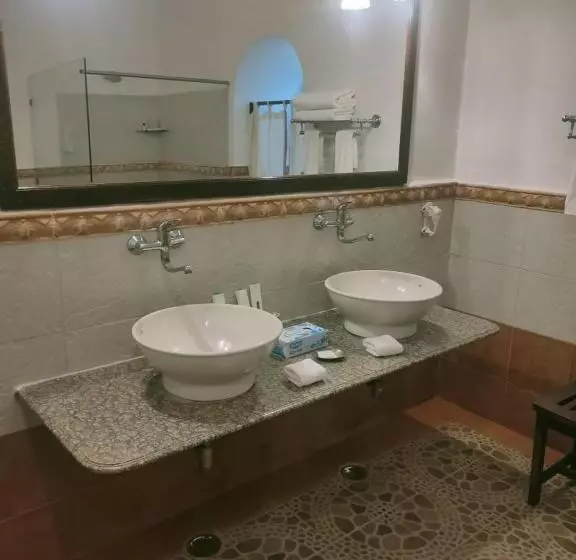 デラックスルーム, Deogarh Mahal