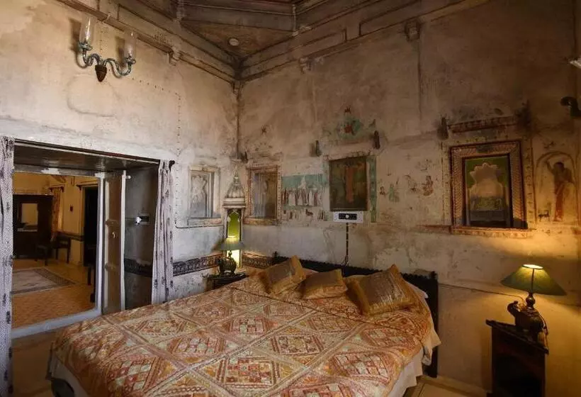 デラックススイート, Deogarh Mahal