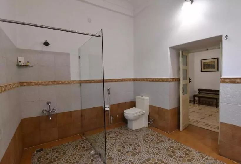 デラックススイート, Deogarh Mahal