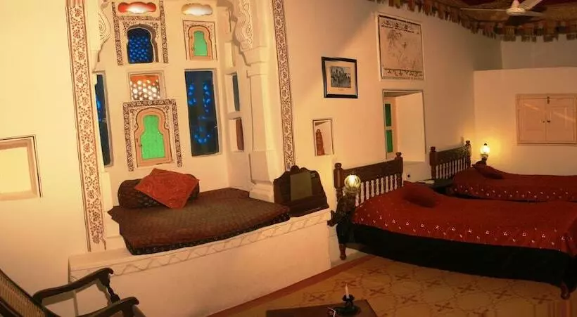 デラックスルーム, Deogarh Mahal