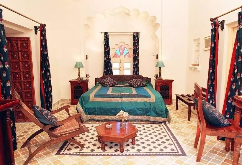 デラックスルーム, Deogarh Mahal