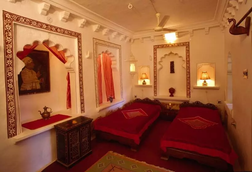 デラックスルーム, Deogarh Mahal